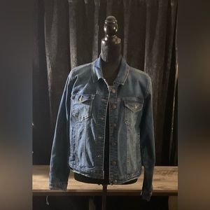 Women’s Curve Appeal Denim Jacket Size XL